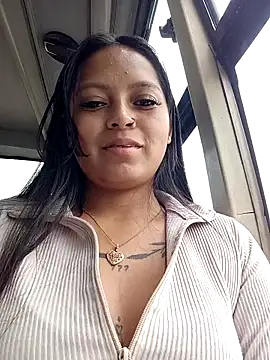 Snapshot of LunaHot_777 chatting on 02/02/26, 07:24 LunaHot 777 online show from 02/02/26, 07:24