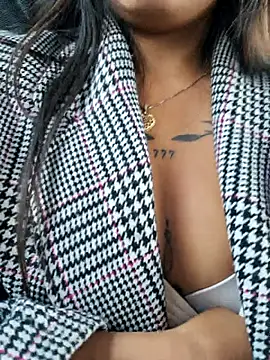 LunaHot 777 online show from 10/27/25, 08:43