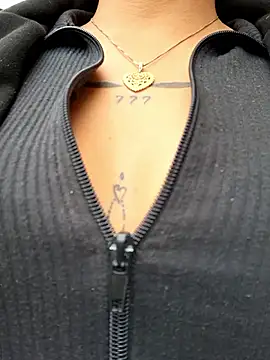 LunaHot 777 online show from 11/08/25, 06:33