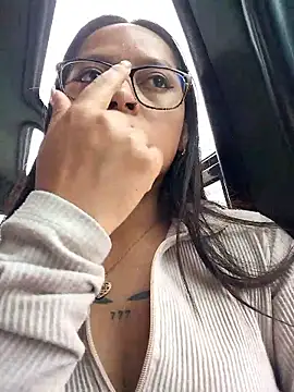 Snapshot of LunaHot_777 chatting on 12/20/25, 06:44 LunaHot 777 online show from 12/20/25, 06:44