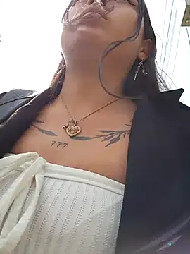 LunaHot 777 online show from 12/16/25, 06:34