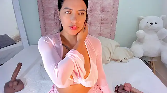 RoseMariee  online show from 11/11/25, 12:00