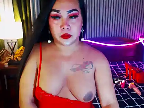 Snapshot of CumFactoryLuna chatting on 04/27/26, 02:04 CumFactoryLuna online show from 04/27/26, 02:04