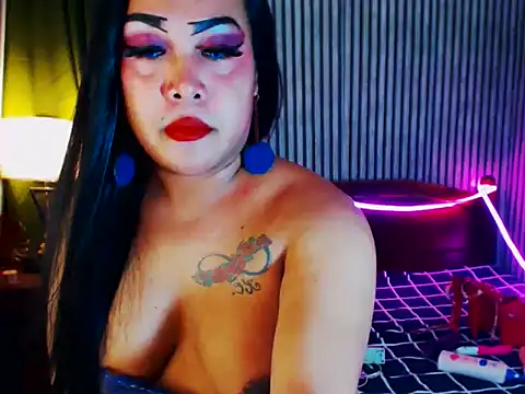 Snapshot of CumFactoryLuna chatting on 05/22/26, 10:02 CumFactoryLuna online show from 05/22/26, 10:02