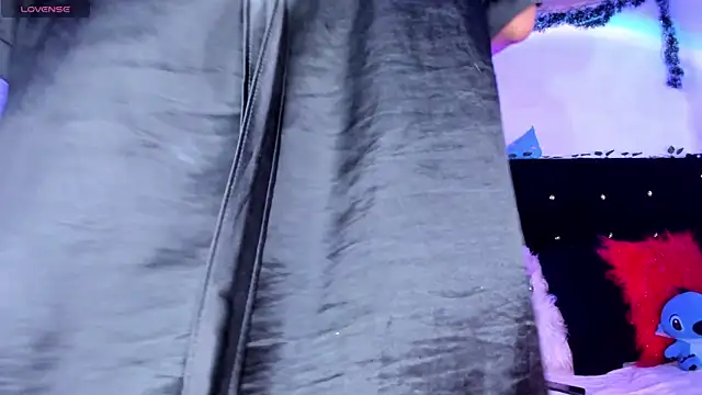 Cooperrosscute233 online show from 12/14/25, 12:17