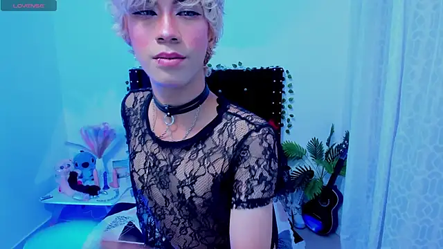 Cooperrosscute233 online show from 11/10/25, 10:37