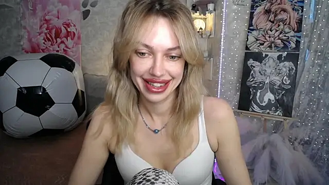 Snapshot of NickyAdamidi chatting on 06/27/26, 04:24 NickyAdamidi online show from 06/27/26, 04:24