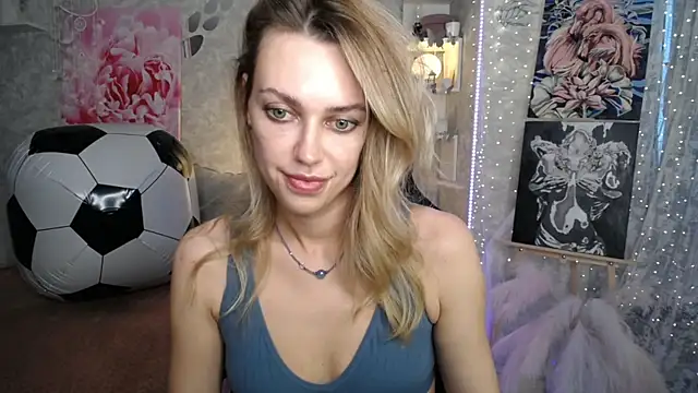 Snapshot of NickyAdamidi chatting on 07/06/26, 04:20 NickyAdamidi online show from 07/06/26, 04:20