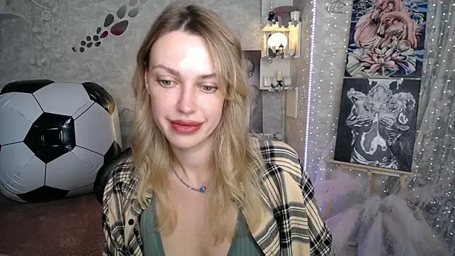 Snapshot of NickyAdamidi chatting on 06/25/26, 04:23 NickyAdamidi online show from 06/25/26, 04:23