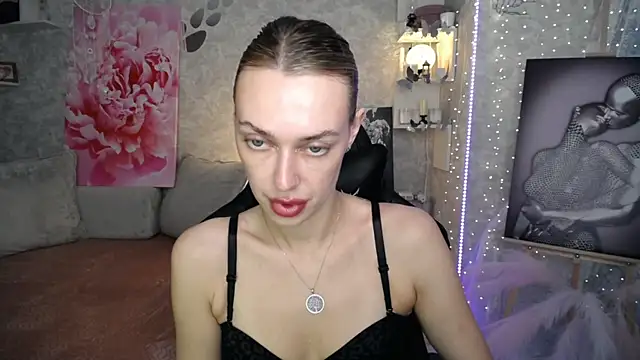 Snapshot of NickyAdamidi chatting on 07/21/26, 04:08 NickyAdamidi online show from 07/21/26, 04:08