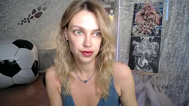 Snapshot of NickyAdamidi chatting on 06/17/26, 04:28 NickyAdamidi online show from 06/17/26, 04:28