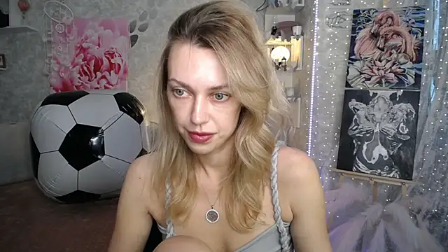 Snapshot of NickyAdamidi chatting on 06/30/26, 04:07 NickyAdamidi online show from 06/30/26, 04:07