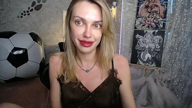 Snapshot of NickyAdamidi chatting on 06/16/26, 04:18 NickyAdamidi online show from 06/16/26, 04:18
