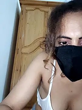 Snapshot of ghadiraa chatting on 10/26/25, 08:09 ghadiraa online show from 10/26/25, 08:09