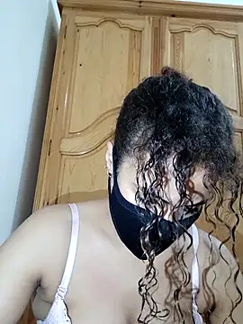 Snapshot of ghadiraa chatting on 09/30/25, 03:23 ghadiraa online show from 09/30/25, 03:23