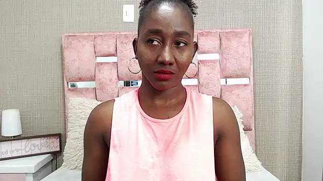 NahomyHawk online show from 03/12/26, 11:47