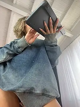 MystiqueXXX online show from 11/17/25, 01:04