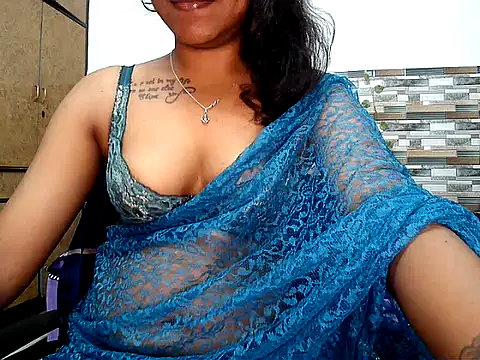 HOT AARVI11 online show from 12/18/25, 03:49