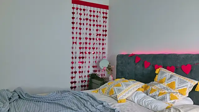 May suki online show from 02/12/26, 08:19