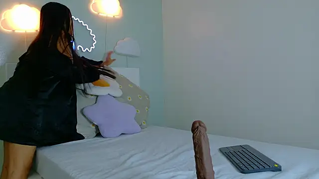 Snapshot of SamaGrey__ chatting on 11/13/25, 11:36 SamaGrey online show from 11/13/25, 11:36