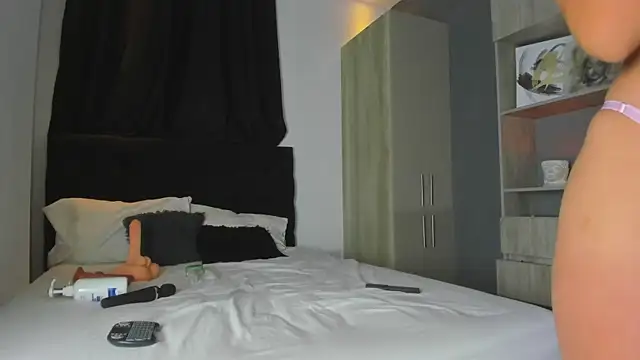 Snapshot of MavSweet chatting on 10/08/25, 03:41 MavSweet online show from 10/08/25, 03:41