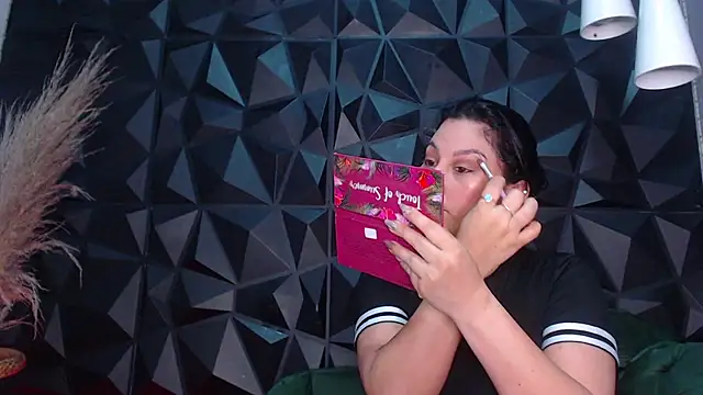 helenasaenz online show from 12/18/25, 12:42