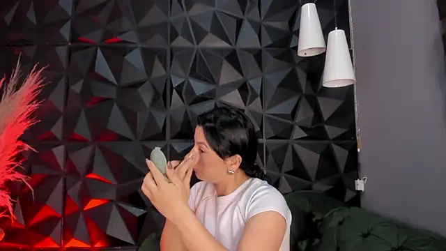 helenasaenz online show from 12/16/25, 12:31