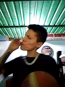 elinnki online show from 12/05/25, 08:06