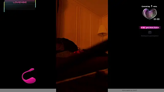 Snapshot of Kinkybooby chatting on 10/21/25, 07:02 Kinkybooby online show from 10/21/25, 07:02