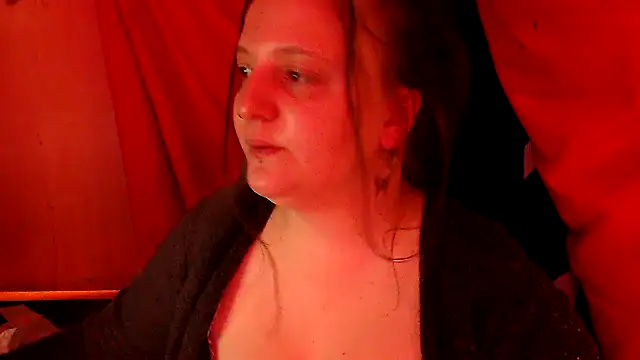 Snapshot of Kinkybooby chatting on 10/15/25, 05:10 Kinkybooby online show from 10/15/25, 05:10