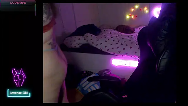 Snapshot of Kinkybooby chatting on 01/10/26, 03:51 Kinkybooby online show from 01/10/26, 03:51