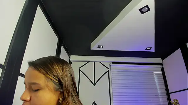 ElaBourn  online show from 09/17/25, 01:13