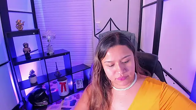 ElaBourn  online show from 11/12/25, 12:53