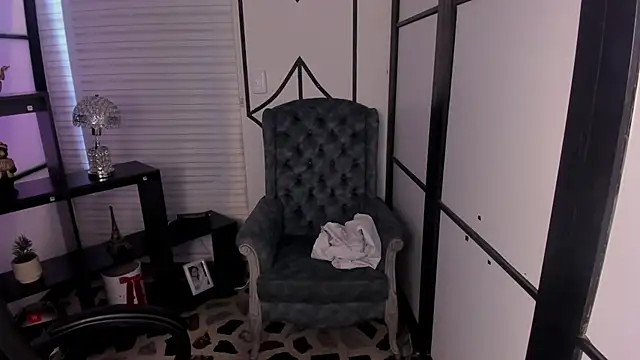 ElaBourn  online show from 11/13/25, 03:05