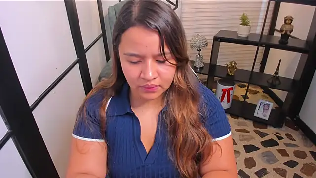 ElaBourn  online show from 12/18/25, 02:10