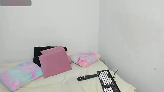 Brandy brown  online show from 12/23/25, 12:22