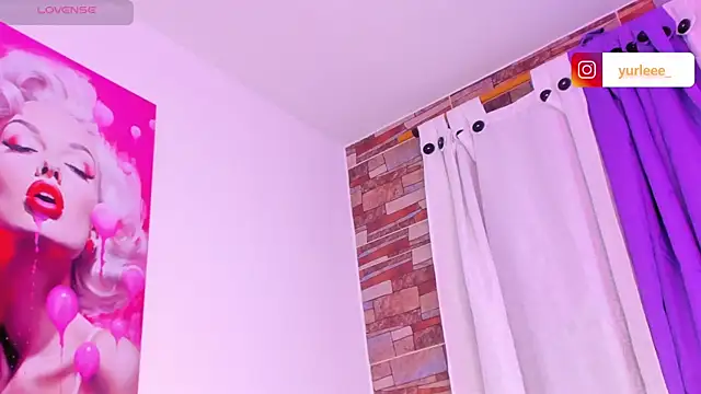 Brandy brown  online show from 04/11/26, 02:52