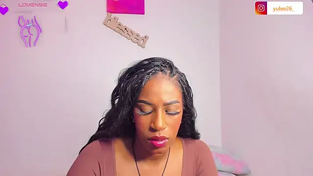 Brandy brown  online show from 11/13/25, 01:42