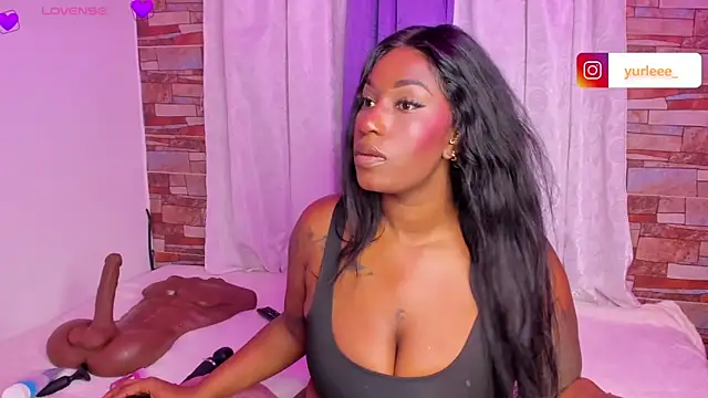 Brandy brown  online show from 03/04/26, 11:56