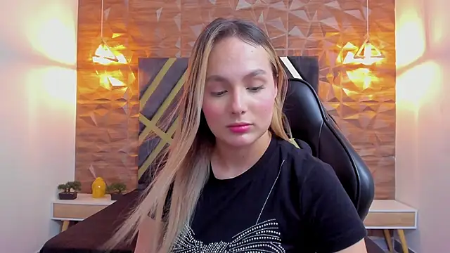 Emmaa white  online show from 03/16/26, 05:16