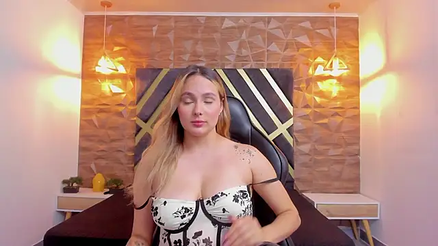 Emmaa white  online show from 03/18/26, 05:25