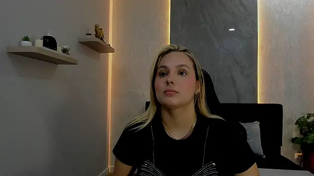 Emmaa white  online show from 05/20/26, 05:32