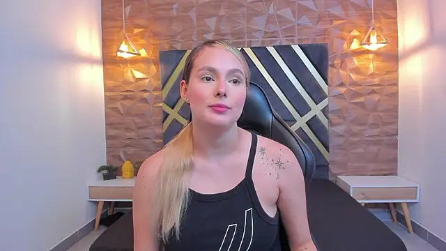 Emmaa white  online show from 01/15/26, 05:16