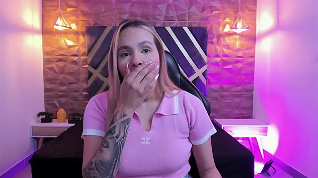 Emmaa white  online show from 02/14/26, 05:24