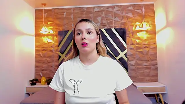 Emmaa white  online show from 03/28/26, 05:14