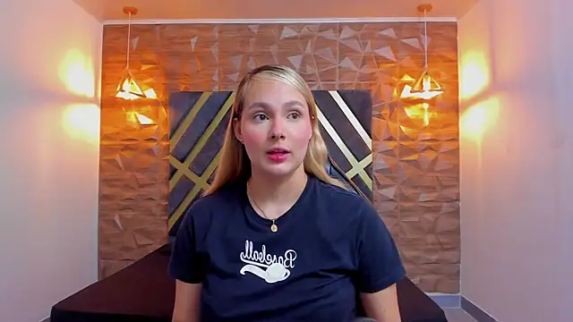 Emmaa white  online show from 05/04/26, 05:16