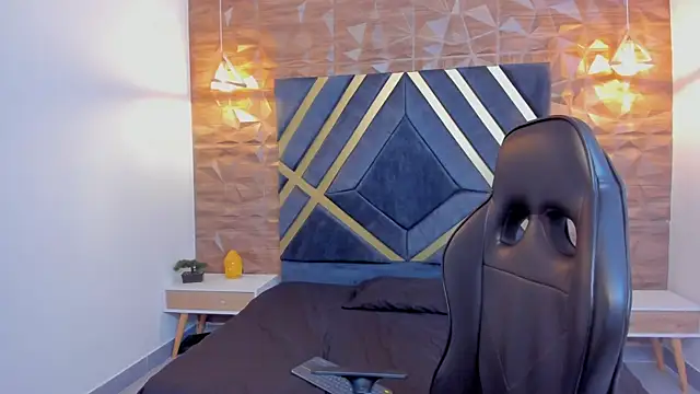 Emmaa white  online show from 11/14/25, 05:16