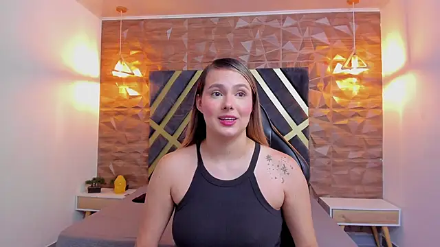 Emmaa white  online show from 04/13/26, 05:17