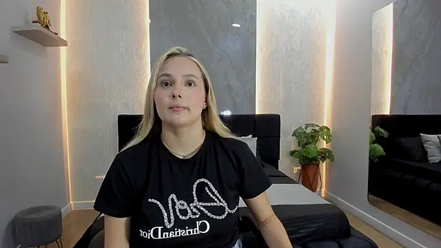 Emmaa white  online show from 05/22/26, 05:33