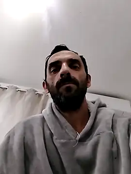 hotmen83 online show from 10/27/25, 11:22